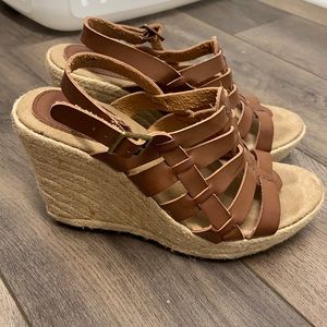 Mia wedges